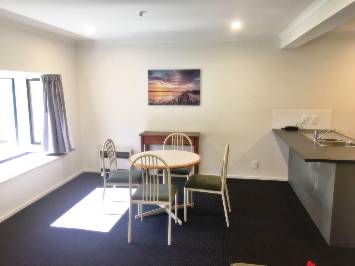 Woodlands Motels And Apartments Dunedin Exterior photo
